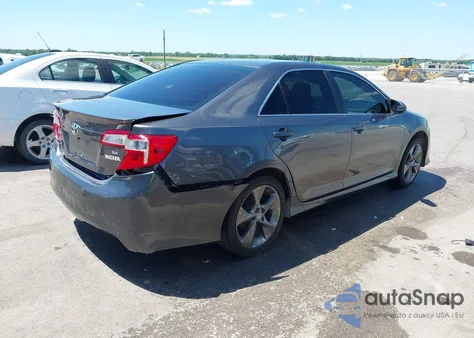 2014 Toyota Camry Se z USA, uszkodzony, nr VIN 4T1BF1FK3EU307406